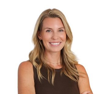 Portrait of Molly Wholey, REALTOR®.